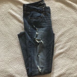 Distressed jeggings